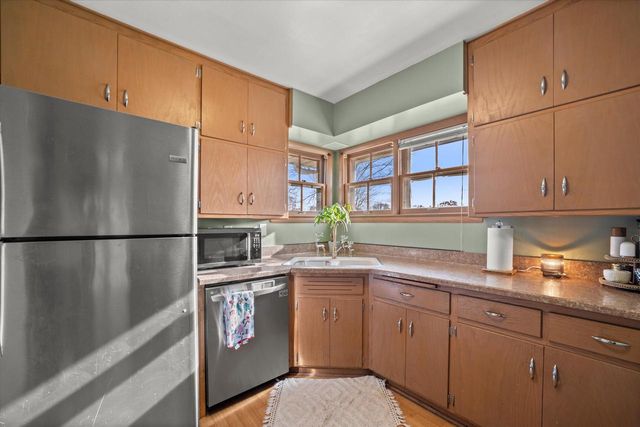 7738 W Eden PLACE, Milwaukee, WI 53220