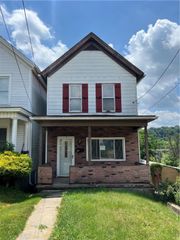 1008 1/2 Gaskill Ave, Jeannette, PA 15644