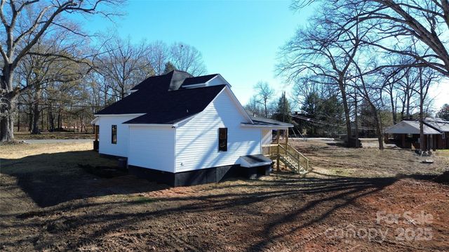 484 Hilltop Road, Lincolnton, NC 28092