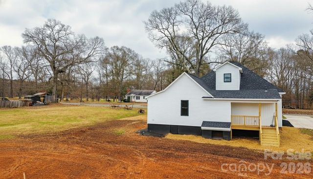 484 Hilltop Road, Lincolnton, NC 28092