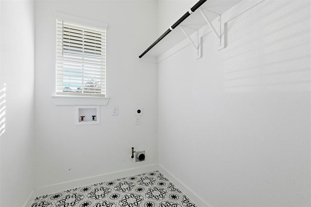 736 Washita Falls Lane, Conroe, TX 77304