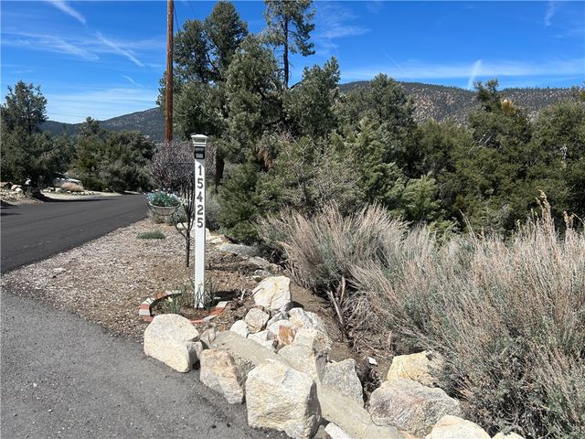 15425 Live Oak, Pine Mountain Club, CA 93222