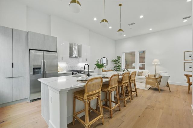 4208 Live Oak Street 105, Dallas, TX 75204