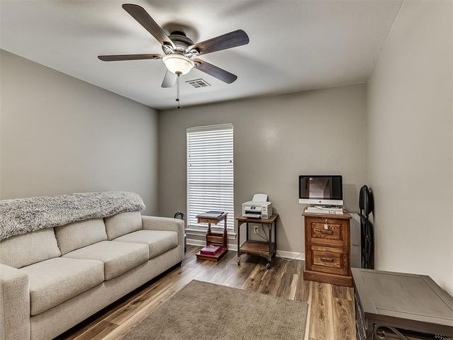 2120 Flamingo Dr, Blanchard, OK 73010