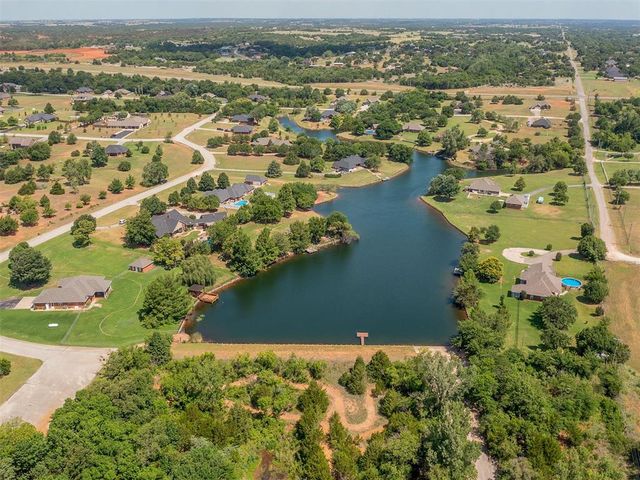 2120 Flamingo Dr, Blanchard, OK 73010