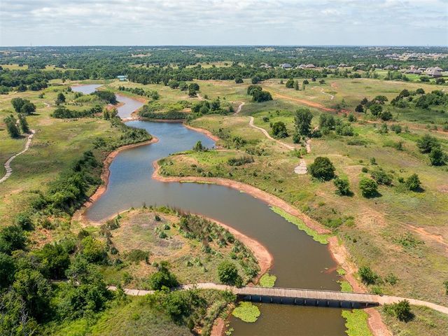 2120 Flamingo Dr, Blanchard, OK 73010