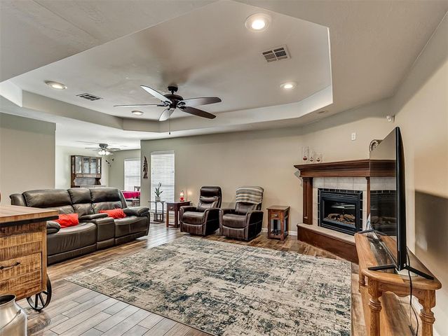 2120 Flamingo Dr, Blanchard, OK 73010