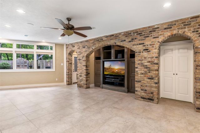 2515 Kings Forest Drive, Kingwood, TX 77339