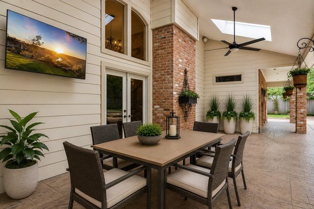 2515 Kings Forest Drive, Kingwood, TX 77339