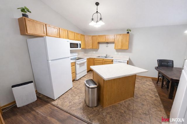 218 W Irving Street, Lincoln, NE 68521