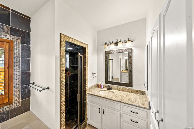 29279 Seabiscuit Dr, Boerne, TX 78015
