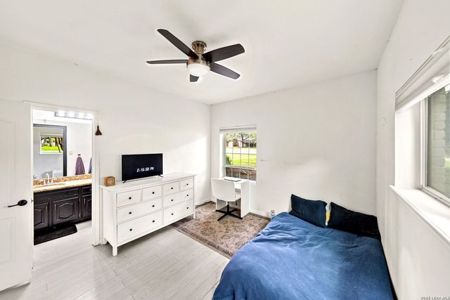 29279 Seabiscuit Dr, Boerne, TX 78015