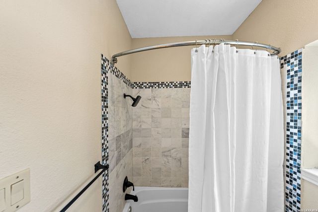 29279 Seabiscuit Dr, Boerne, TX 78015