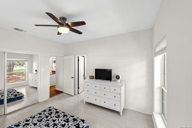 29279 Seabiscuit Dr, Boerne, TX 78015