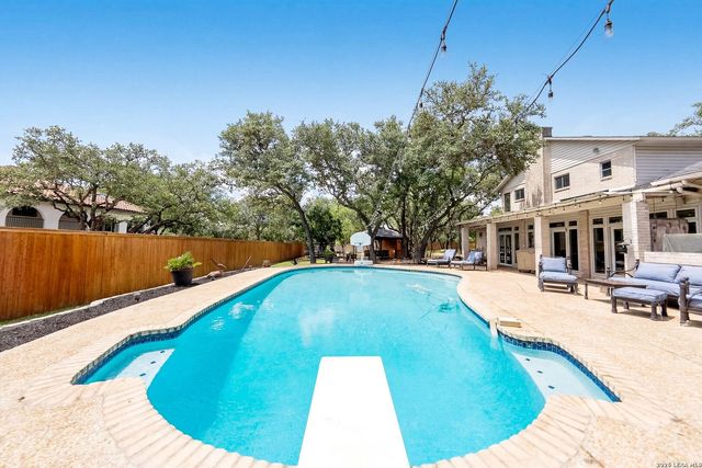 29279 Seabiscuit Dr, Boerne, TX 78015