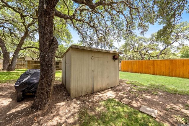 29279 Seabiscuit Dr, Boerne, TX 78015