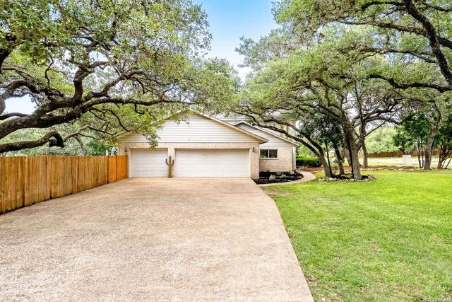 29279 Seabiscuit Dr, Boerne, TX 78015