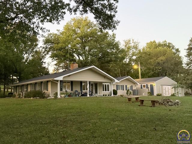 7 Lakeshore DR, Emporia, KS 66801