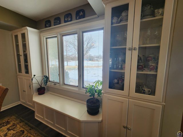 7 Lakeshore DR, Emporia, KS 66801