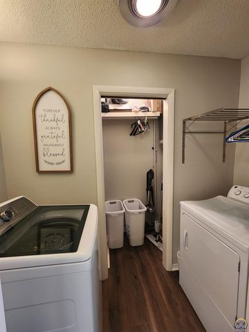 7 Lakeshore DR, Emporia, KS 66801