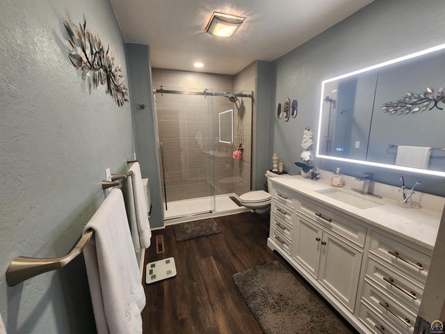 7 Lakeshore DR, Emporia, KS 66801