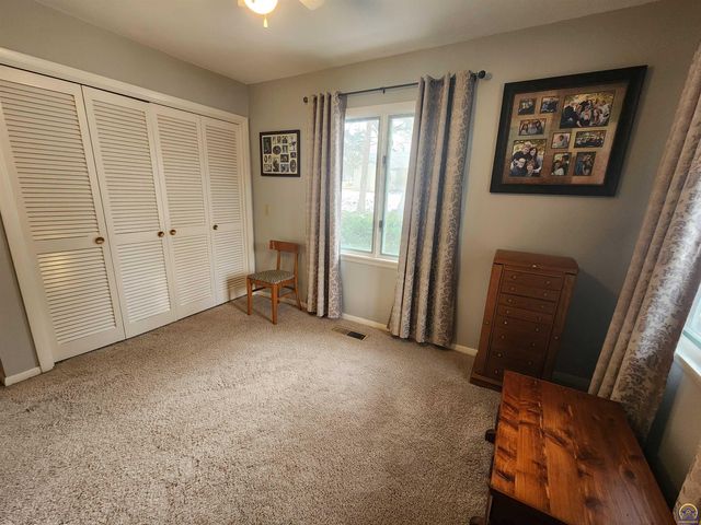 7 Lakeshore DR, Emporia, KS 66801