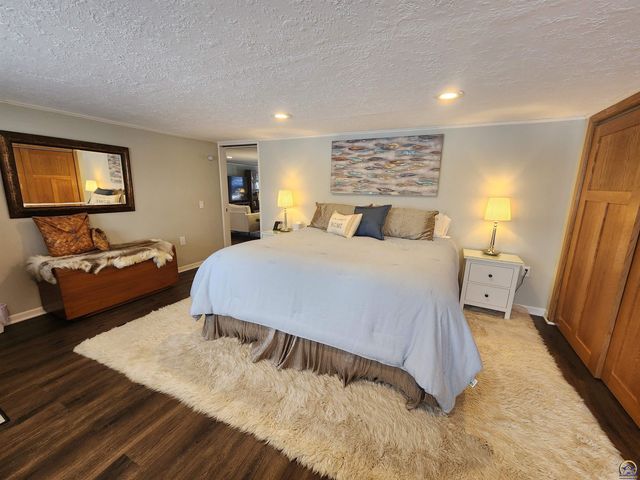 7 Lakeshore DR, Emporia, KS 66801