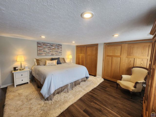 7 Lakeshore DR, Emporia, KS 66801