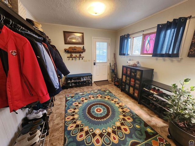 7 Lakeshore DR, Emporia, KS 66801