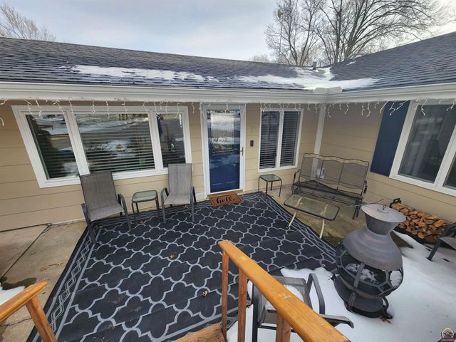 7 Lakeshore DR, Emporia, KS 66801