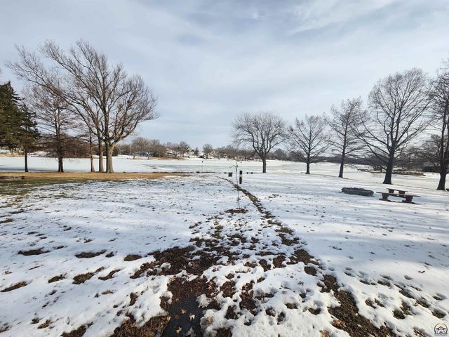 7 Lakeshore DR, Emporia, KS 66801