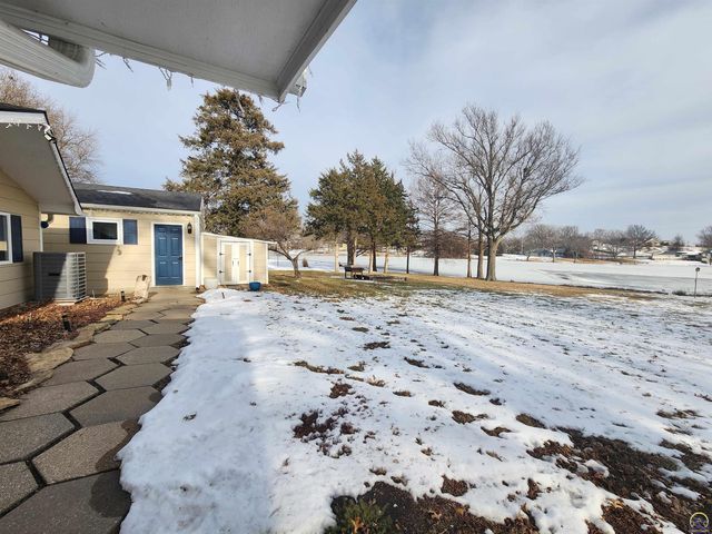 7 Lakeshore DR, Emporia, KS 66801