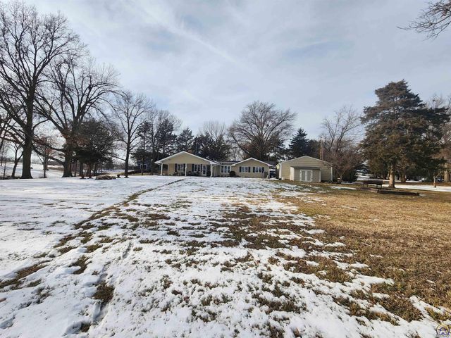 7 Lakeshore DR, Emporia, KS 66801