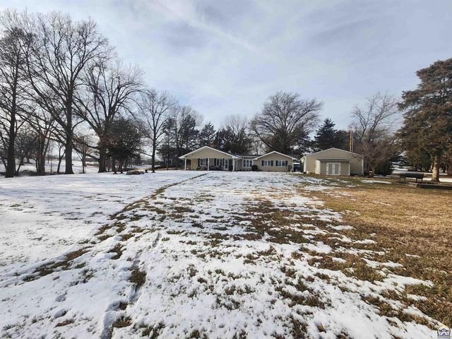 7 Lakeshore DR, Emporia, KS 66801