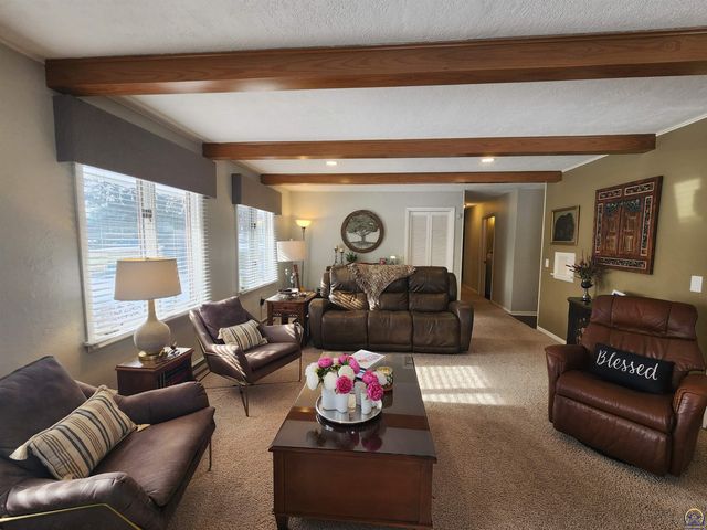 7 Lakeshore DR, Emporia, KS 66801