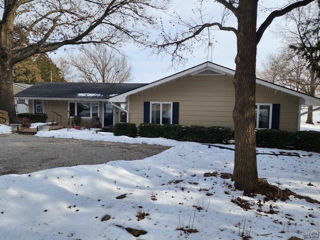 7 Lakeshore DR, Emporia, KS 66801