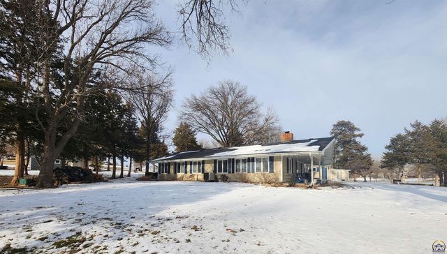 7 Lakeshore DR, Emporia, KS 66801