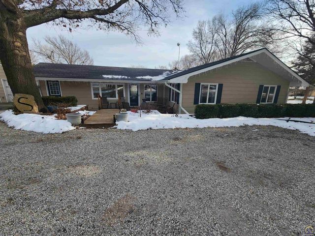 7 Lakeshore DR, Emporia, KS 66801
