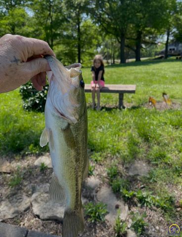 7 Lakeshore DR, Emporia, KS 66801