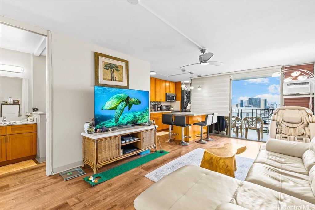 1630 Liholiho Street 1608, Honolulu, HI 96822