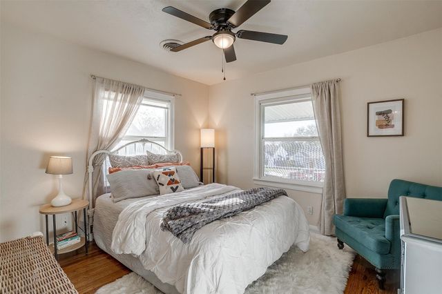 4216 Curzon Avenue, Fort Worth, TX 76107