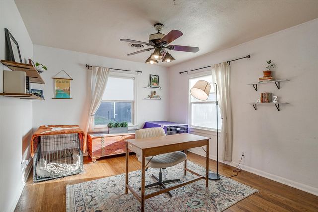 4216 Curzon Avenue, Fort Worth, TX 76107