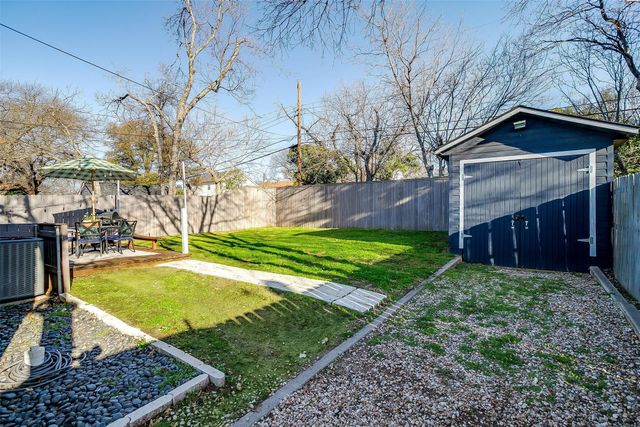 4216 Curzon Avenue, Fort Worth, TX 76107