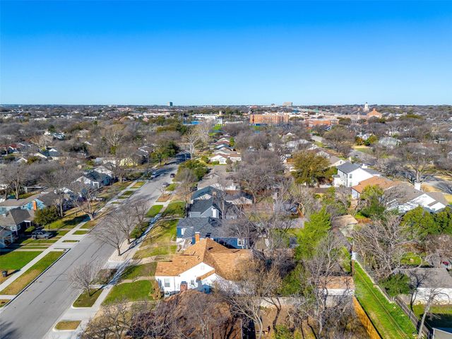 4216 Curzon Avenue, Fort Worth, TX 76107