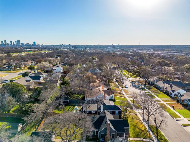 4216 Curzon Avenue, Fort Worth, TX 76107