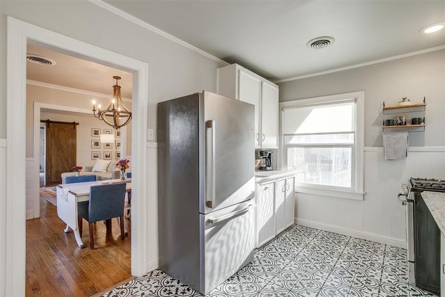 4216 Curzon Avenue, Fort Worth, TX 76107