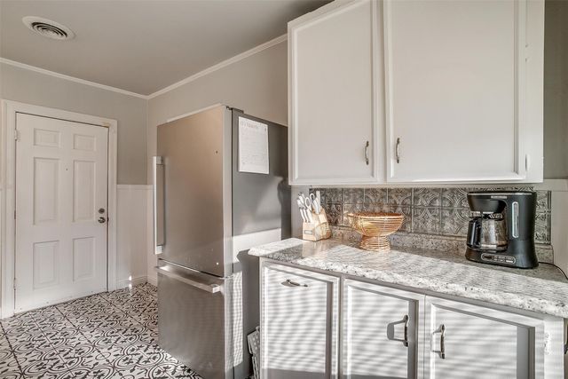 4216 Curzon Avenue, Fort Worth, TX 76107
