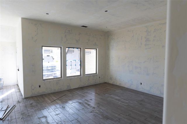 9236 NW 87th Street, Yukon, OK 73099