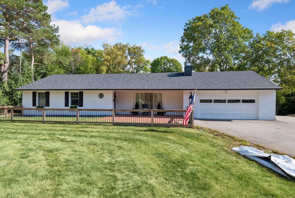 111 Chevy Chase Drive, Wayzata, MN 55391 — photo 3