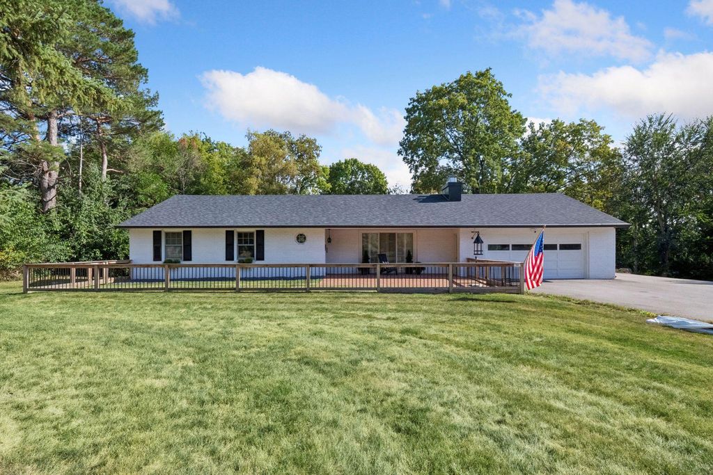 111 Chevy Chase Drive, Wayzata, MN 55391 — photo 4